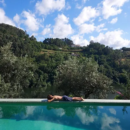 Casa De Gondomil * Alpendurada