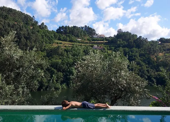 Casa De Gondomil * Alpendurada