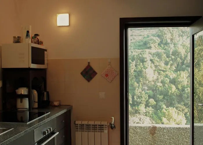 Casa De Gondomil * Alpendurada