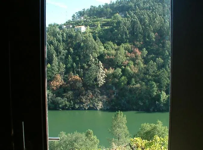 Casa De Gondomil * Alpendurada